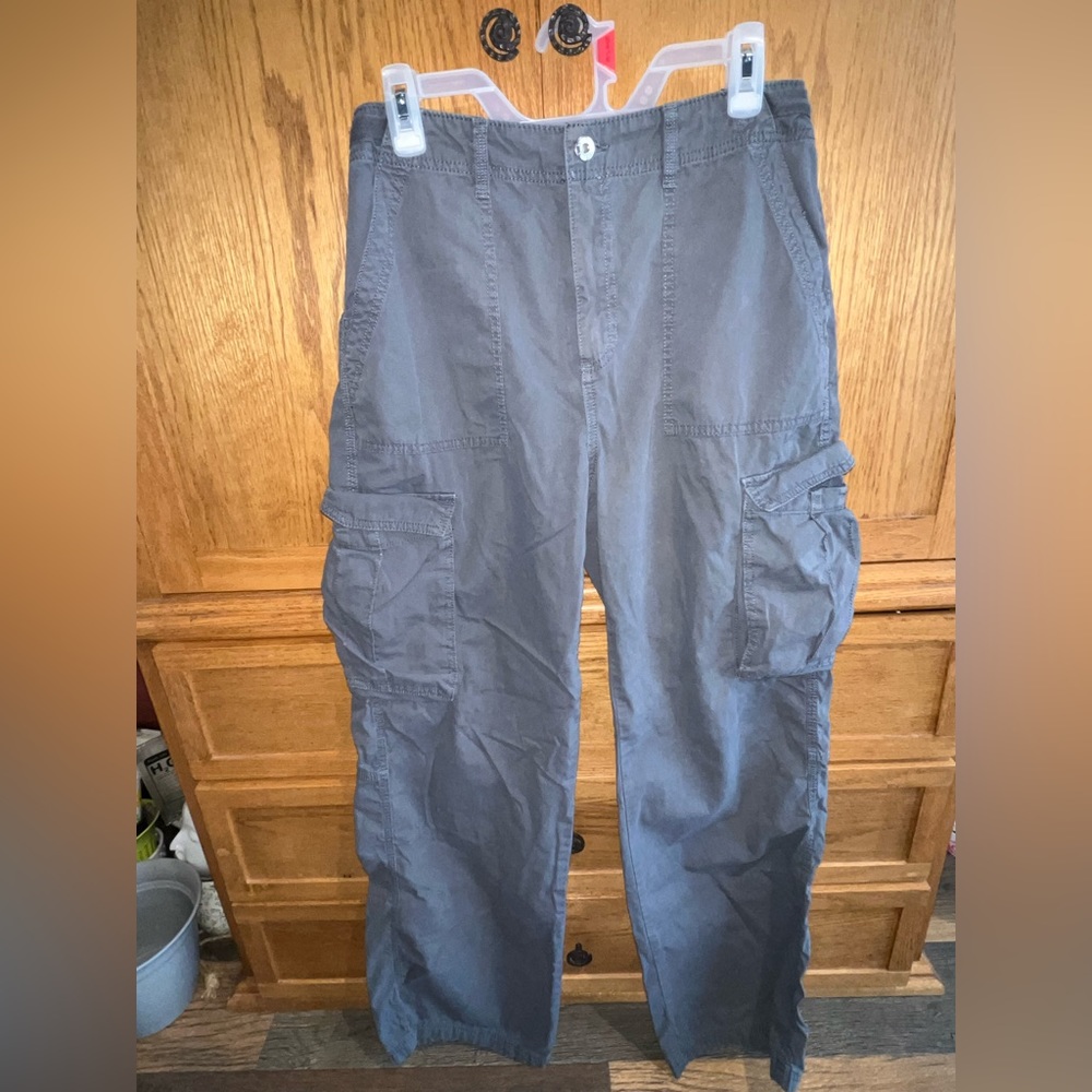BERSHKA ADJUSTABLE CARGO PANTS